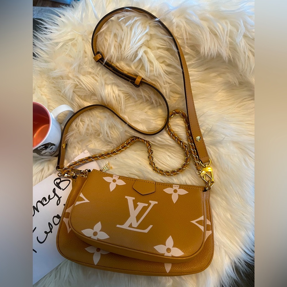 Louis Vuitton Multi Pochette Accessoires , Arizona Beige. 👜